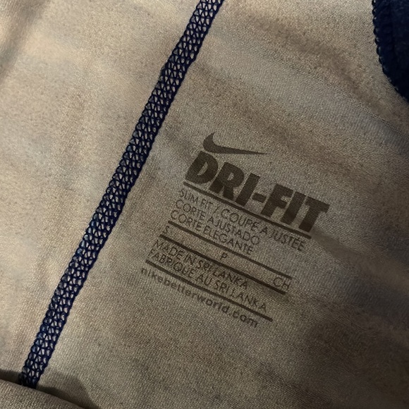 Two Nike Women’s tank tops size small - Dri-fit blue - Picture 6 of 8